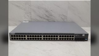 Обзор сетевого коммутатора Juniper EX2300-48P