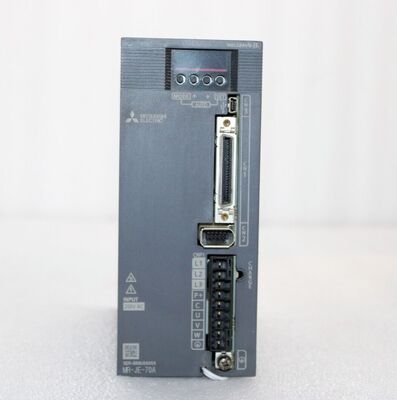 Mitsubishi MR-JE-100AS Сервопривод с ЧПУ Высокоточный сервоусилитель переменного тока мощностью 1 кВт для станков с ЧПУ