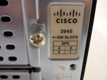 Оригинальный Cisco 4 WAN Port POE Switch Router Gigabit CISCO3945E-SEC/K9 - это маршрутизатор Cisco 3945E с пакетом безопасности с лицензией SEC PAK