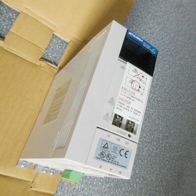 Mitsubishi MR - J2S - Сервопривод переменного тока, 100 А, 1 кВт со встроенным динамическим тормозом (серия MELSERVO J2S)