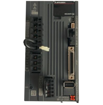 Mitsubishi MR-J4-350A, 3,5 кВт, сервопривод переменного тока, серия MELSERVO-J4, 200–240 В