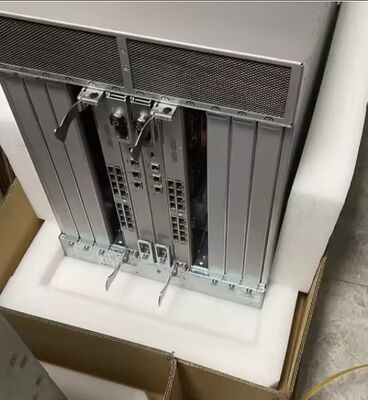 Brocade BR-DCX8518-B-0001 DCX 8510-8 SAN Backbone Director Switch, 10,2 Тбит/с, 16G FC, корпоративный комплект